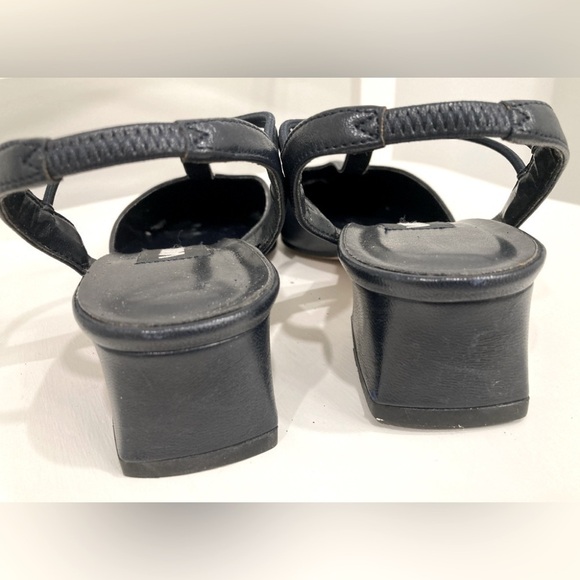 VANELI NAVY LEATHER SHOES - Size 6 - Picture 8 of 9